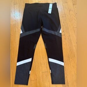 NWT Calvin Klein Kids Leggings in Black and Gray- Size Large